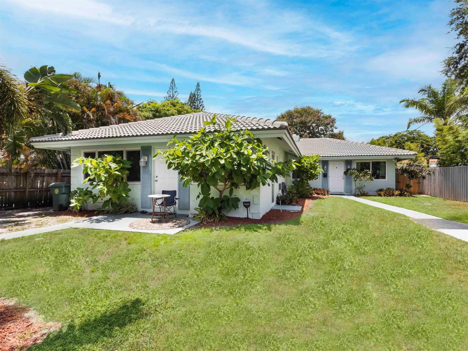 1680 NE 34TH Lane, Oakland Park FL 33334 photo 4