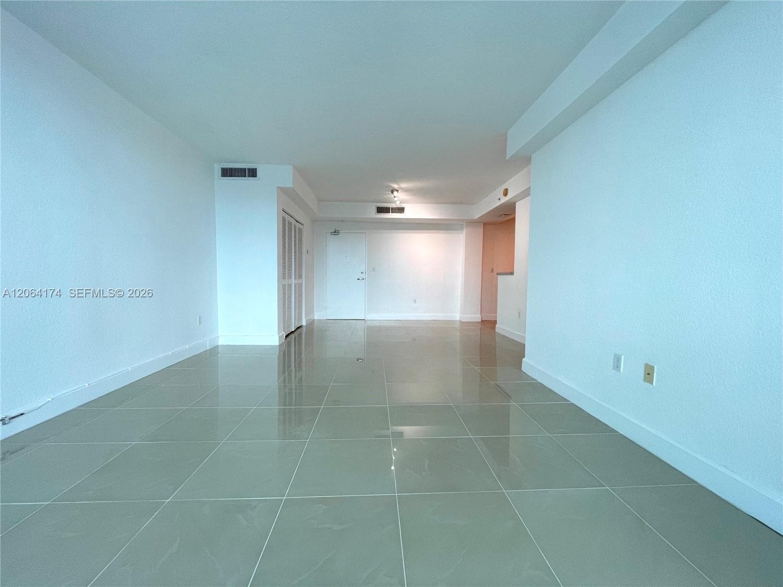 7501 E Treasure Dr # 10C, North Bay Village FL 33141 photo 4