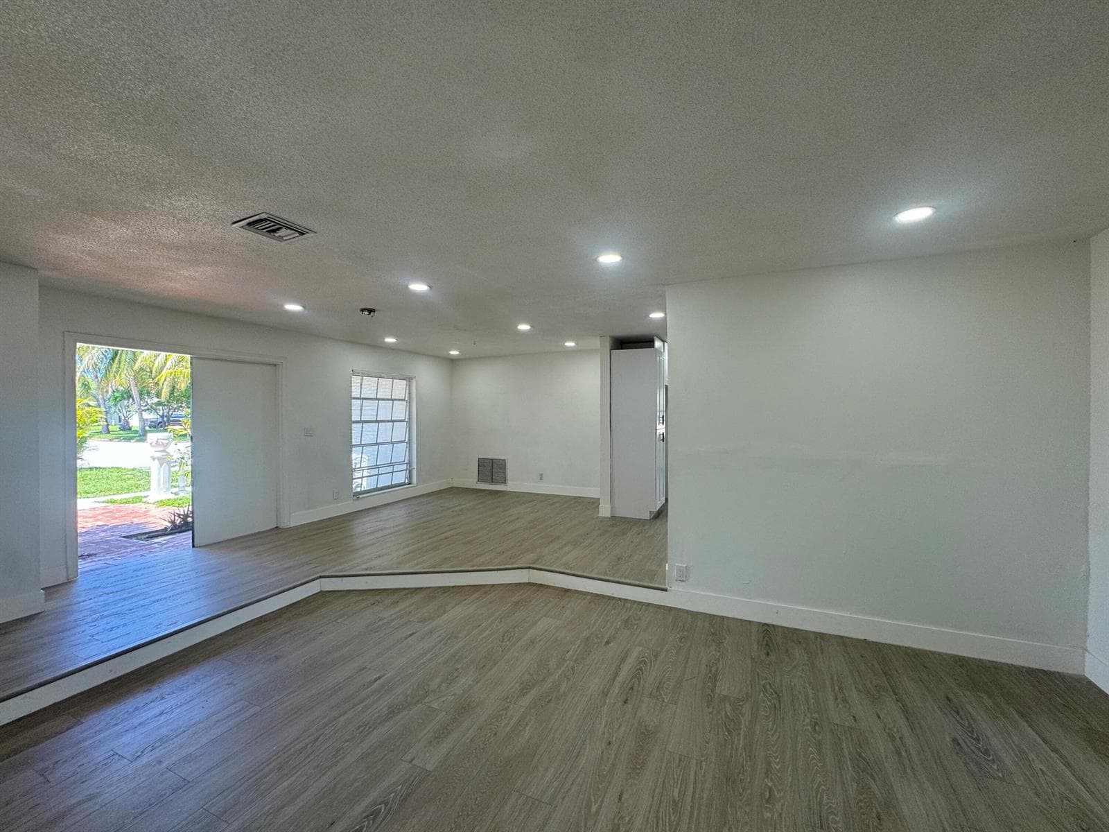 6260 SW 6TH Street, Margate FL 33068