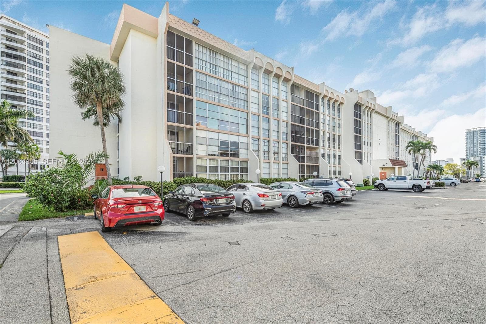 501 Three Islands Blvd # 519, Hallandale Beach FL 33009