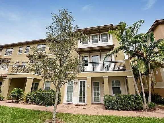 837 SW 147th Ave # 1410, Pembroke Pines FL 33027 photo 2