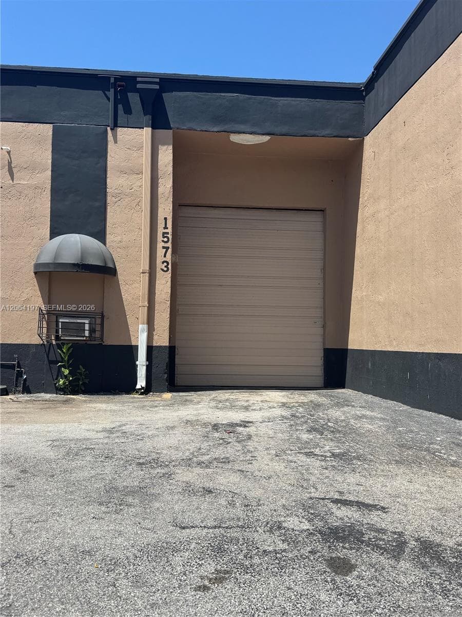 1573 W 38 St # 1573, Hialeah FL 33012