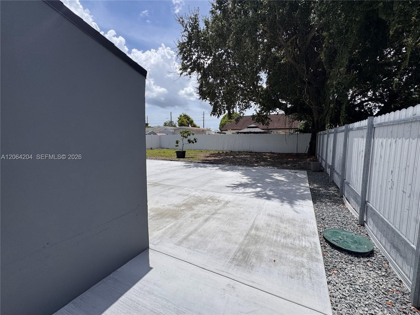 2416 NW 88th St, Miami FL 33147 photo 2