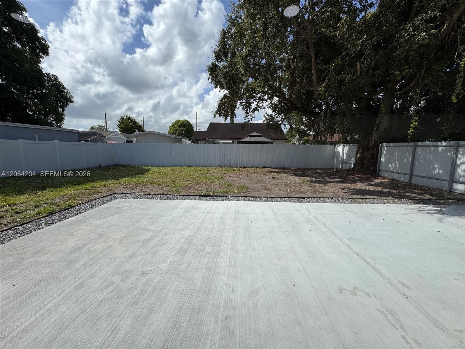 2416 NW 88th St, Miami FL 33147 photo 4