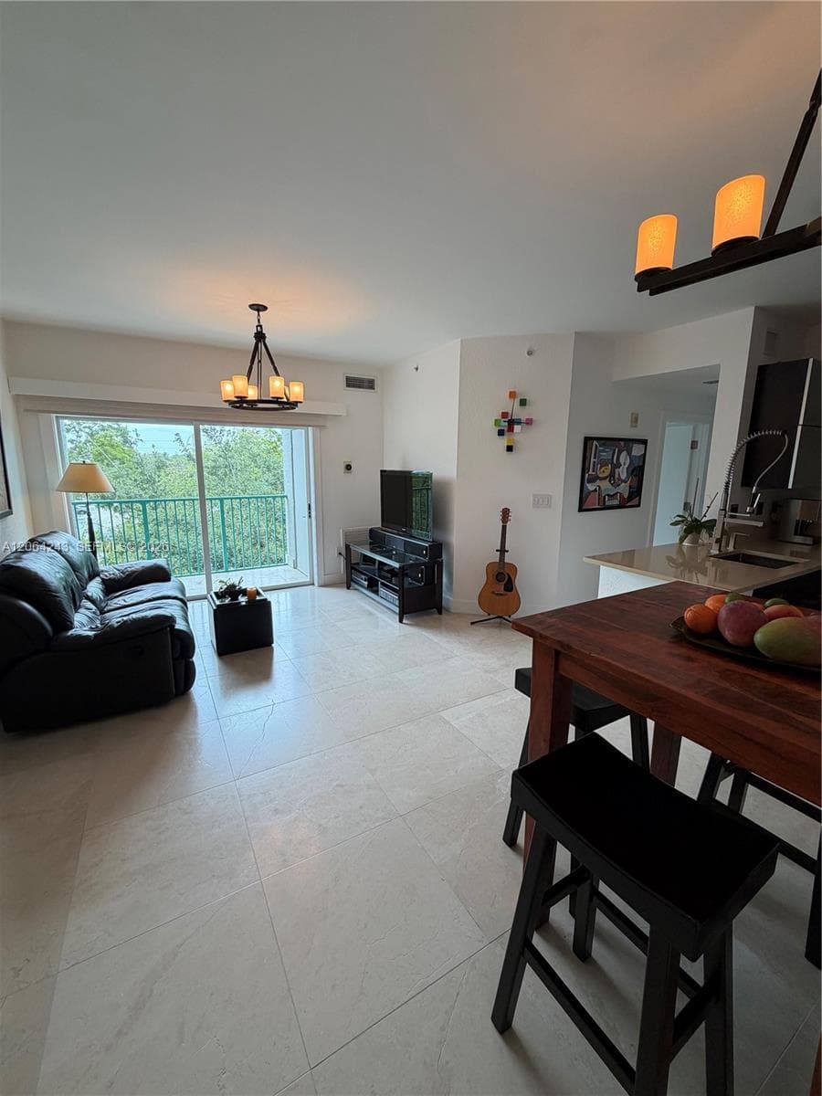 6001 SW 70th St # 445, South Miami FL 33143 photo 4