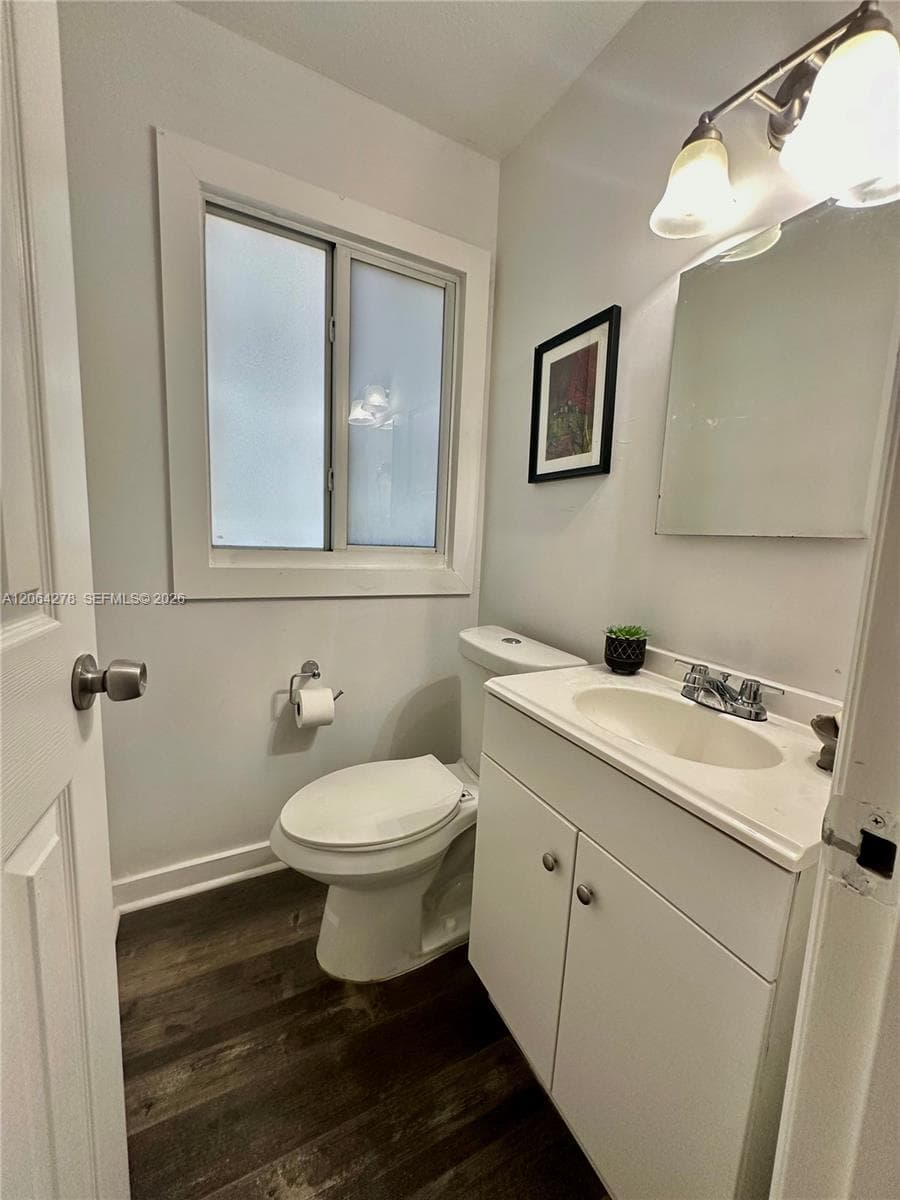 3611 OAK AV, Miami FL 33133 photo 5