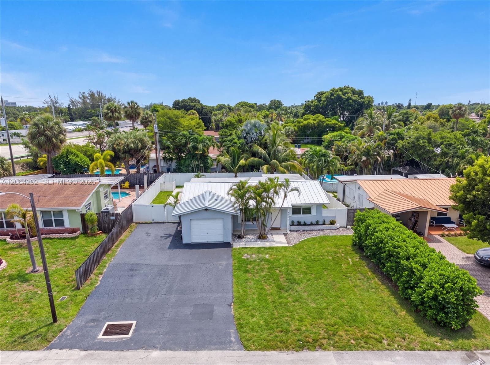 4490 NW 19th Way, Oakland Park FL 33309 photo 4