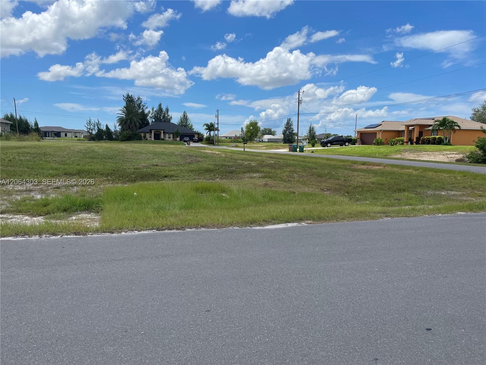 216 NE 9th Terr, Cape Coral FL 33909 photo 2