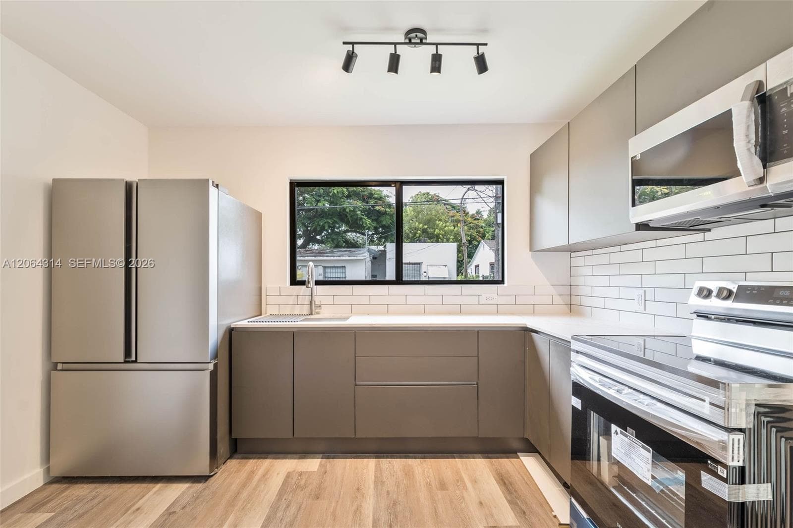 25 NW 78th St # 1, Miami, FL 33150