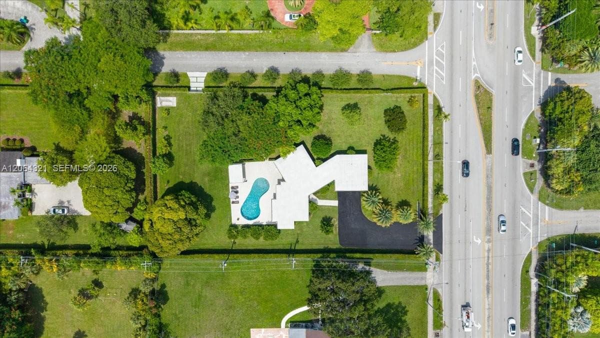 7240 Sunset Dr, Miami FL 33143 photo 4