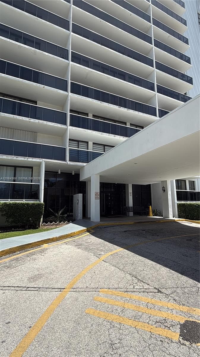 3675 N Country Club Dr # 109, Aventura FL 33180 photo 4