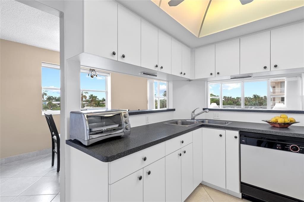 4010 Galt Ocean Drive Apt 312, Fort Lauderdale FL 33308 photo 3