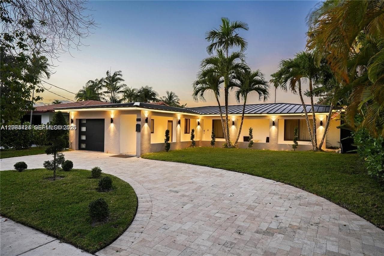 1625 Daytonia Rd, Miami Beach FL 33141 photo 2