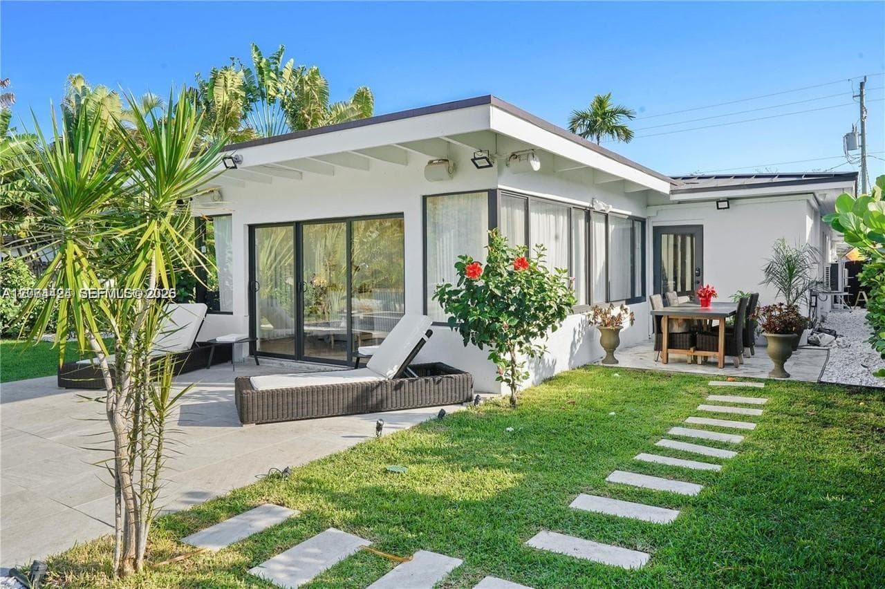 1625 Daytonia Rd, Miami Beach FL 33141 photo 3