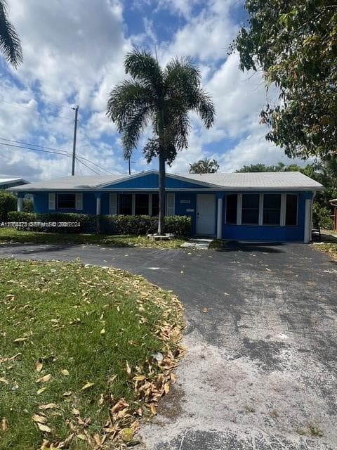 1745 NE 52nd St, Fort Lauderdale FL 33334