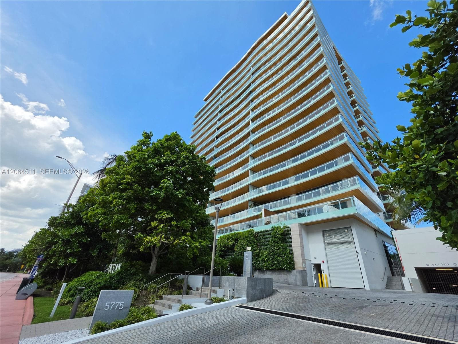 5775 Collins Ave # 405, Miami Beach FL 33140
