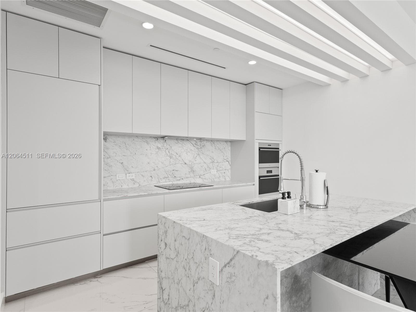 5775 Collins Ave # 405, Miami Beach FL 33140 photo 4