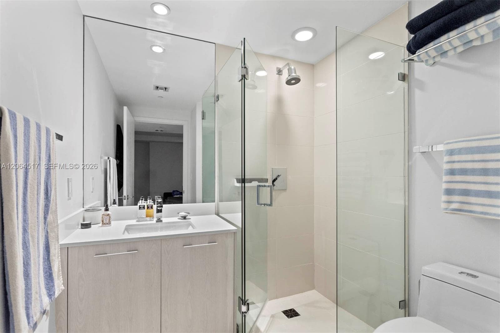 55 SW 9th St # 1105, Miami FL 33130 photo 4