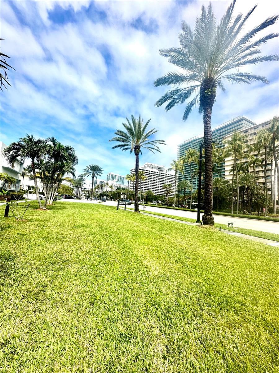 10178 Collins Ave # 205, Bal Harbour FL 33154