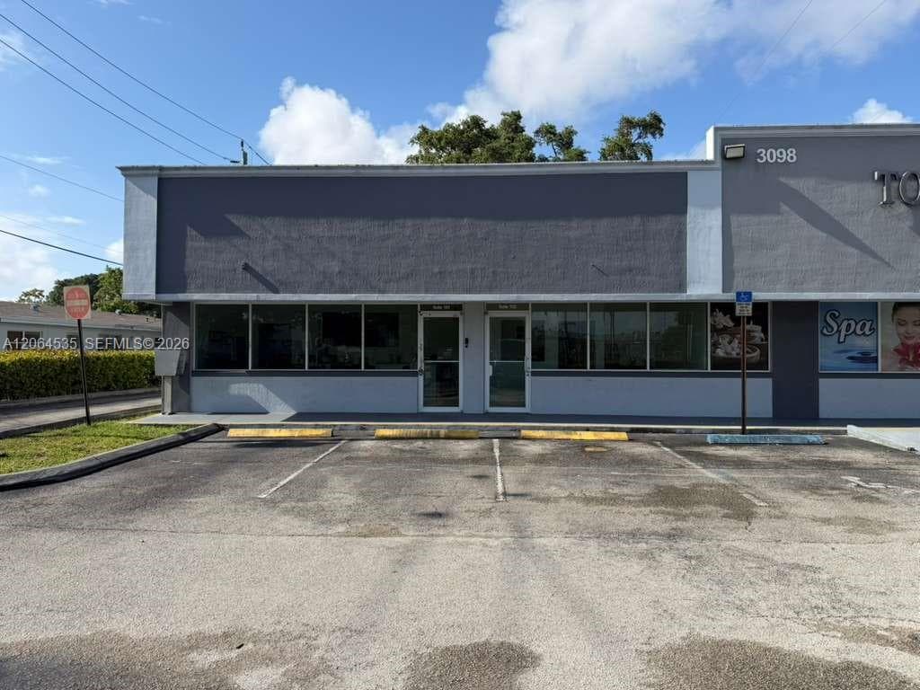 3098 Stirling Rd # 101, Hollywood FL 33021