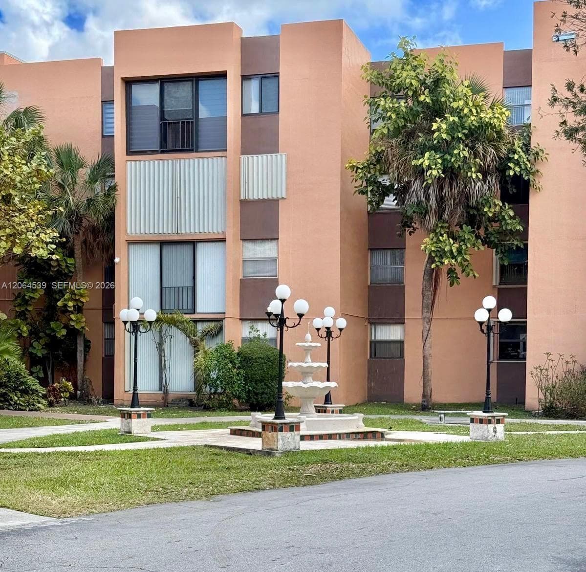 9400 W Flagler St # 312, Miami, FL 33174 photo 2