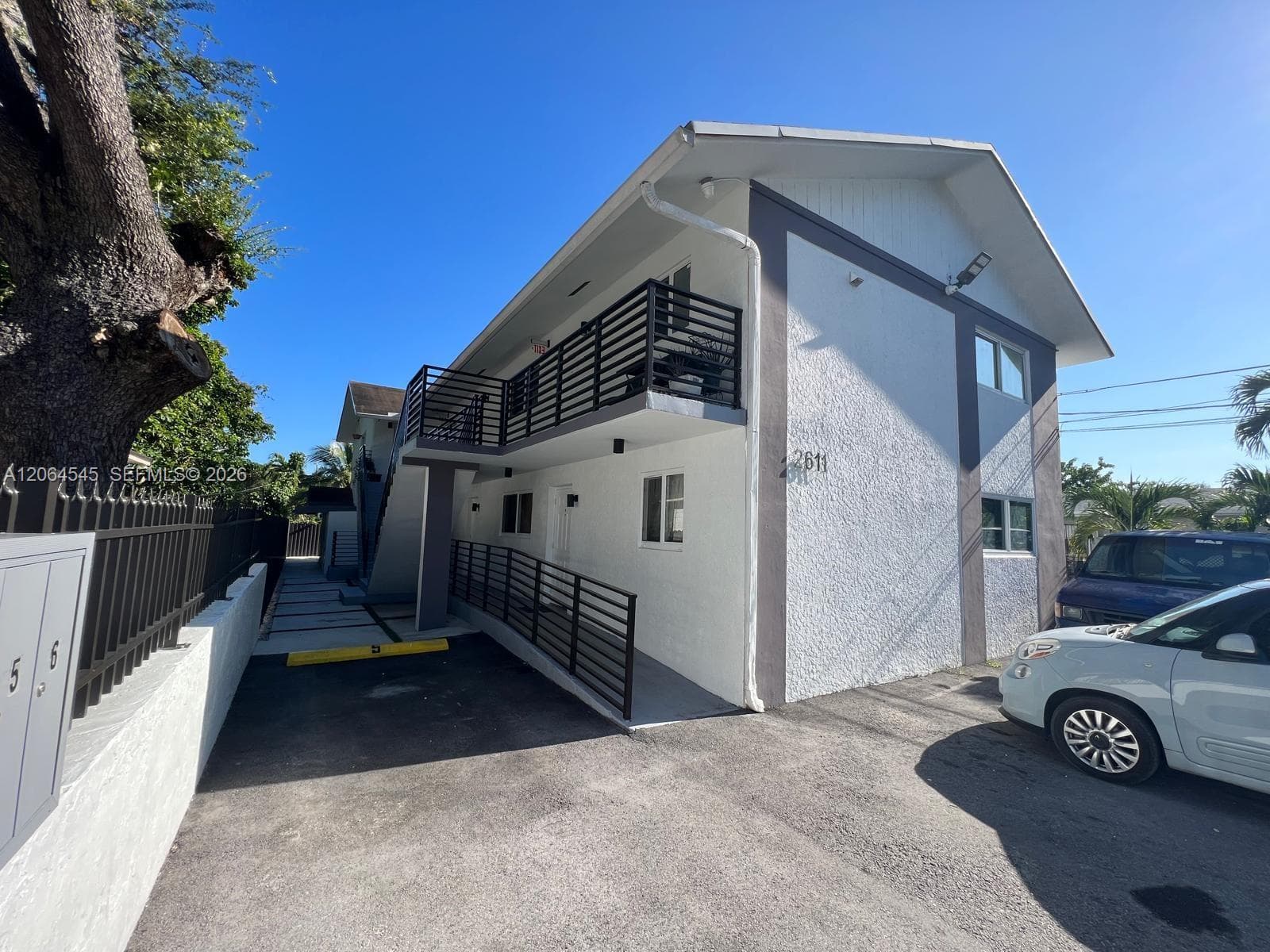 2611 NW 32nd St, Miami FL 33142 photo 4