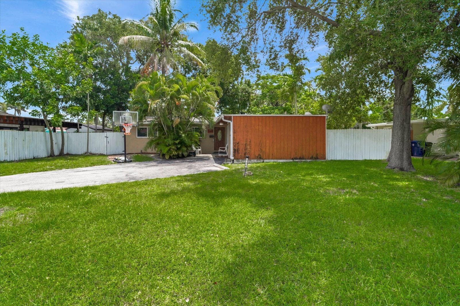 308 NW 27TH Street, Wilton Manors FL 33311 photo 2