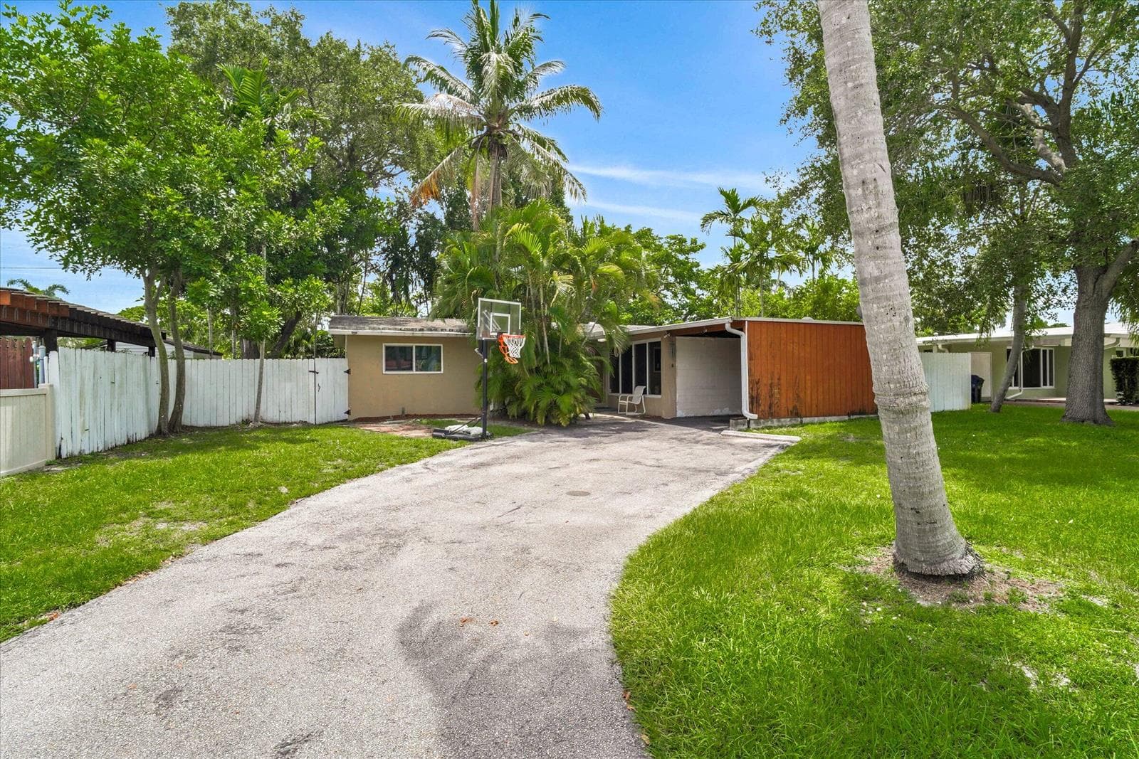 308 NW 27TH Street, Wilton Manors FL 33311