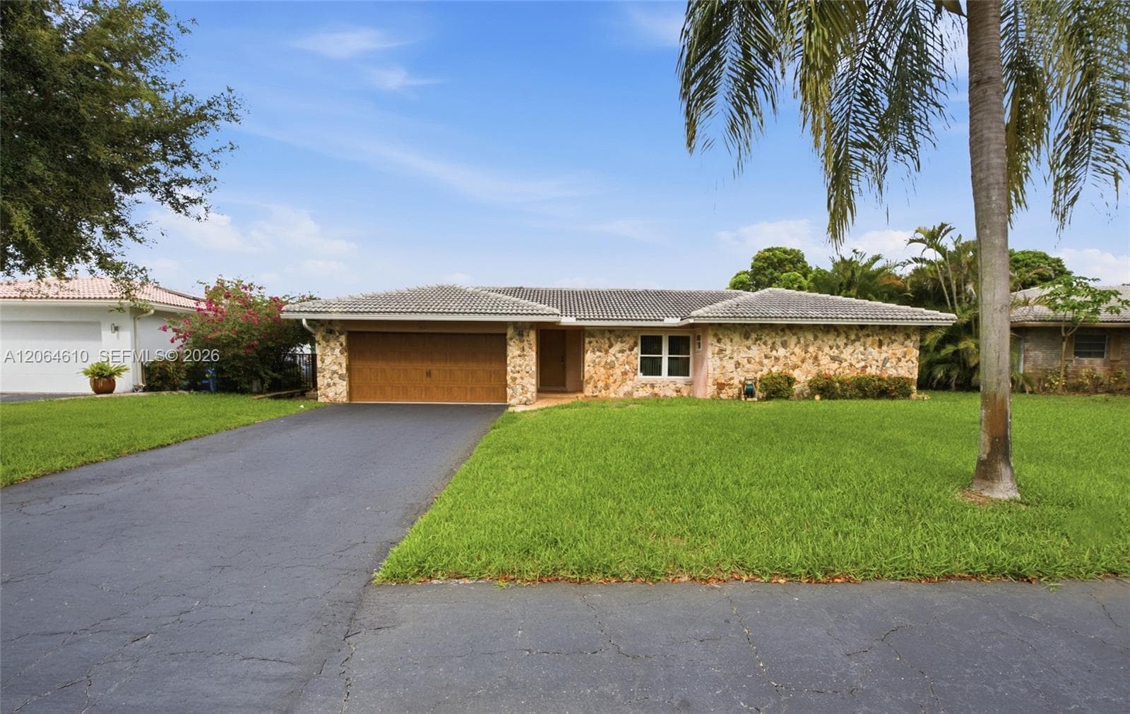 821 Ramblewood Dr, Coral Springs FL 33071 photo 2