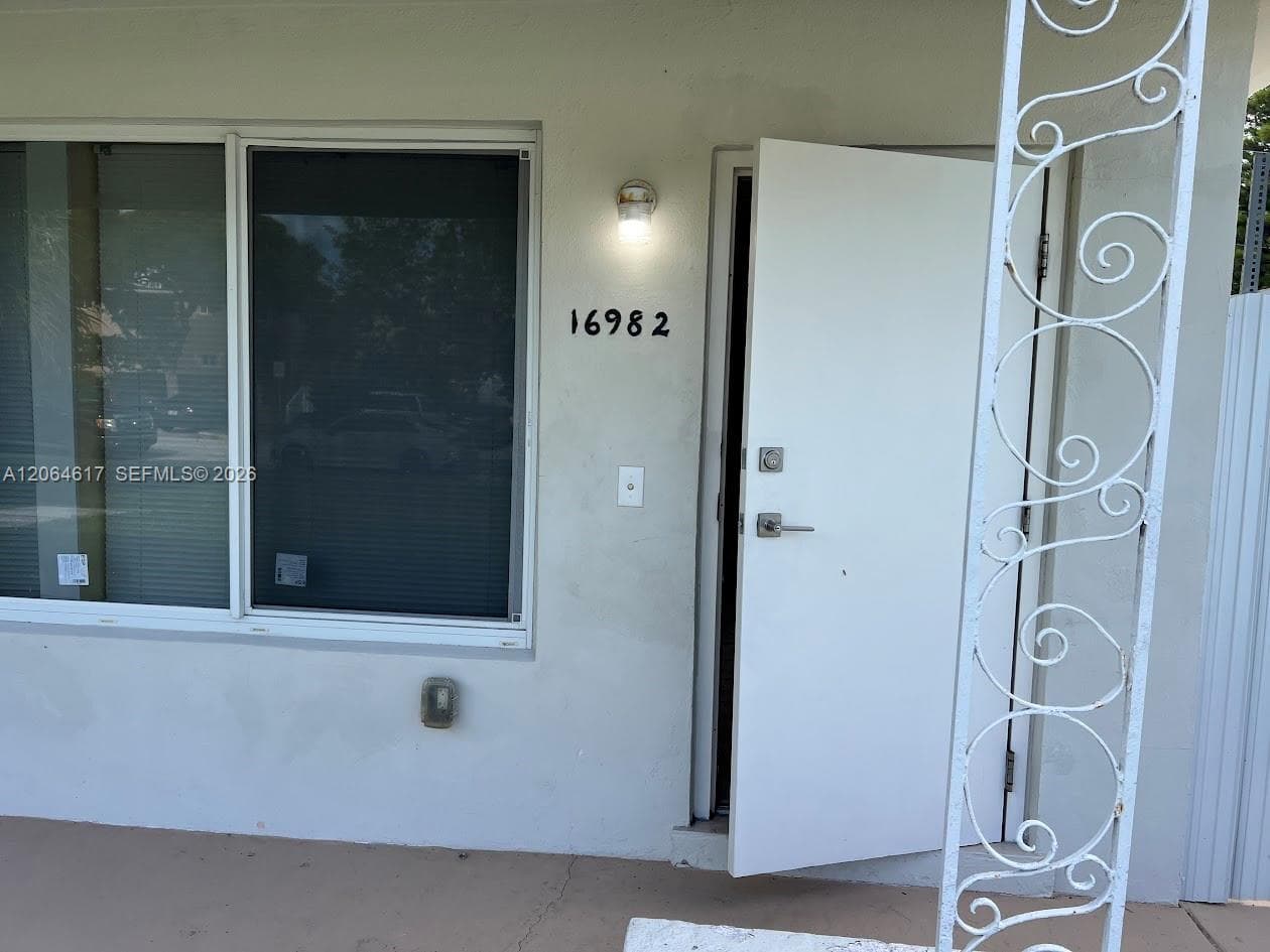 16982 NE 21st Ave # 16982, North Miami Beach FL 33162 photo 2