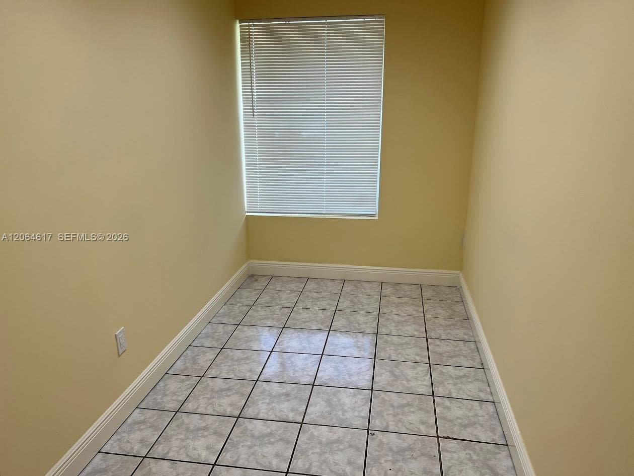 16982 NE 21st Ave # 16982, North Miami Beach FL 33162 photo 3