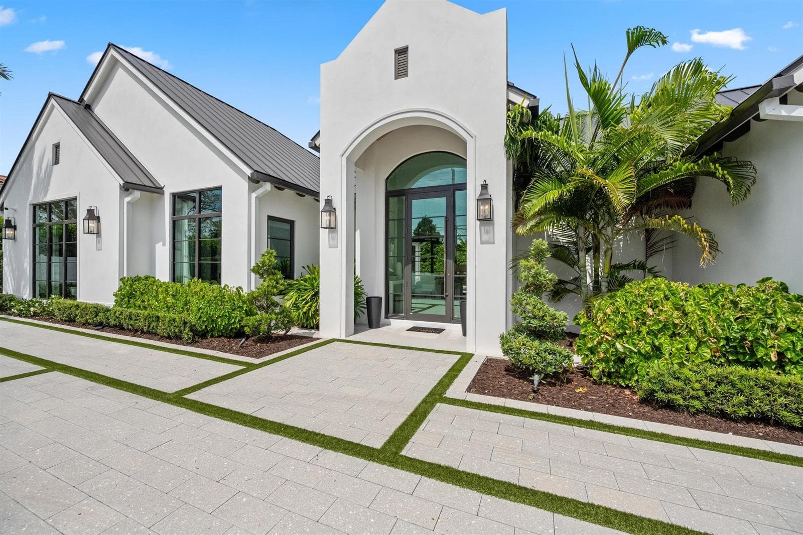 1634 N SWINTON Avenue, Delray Beach FL 33444 photo 3