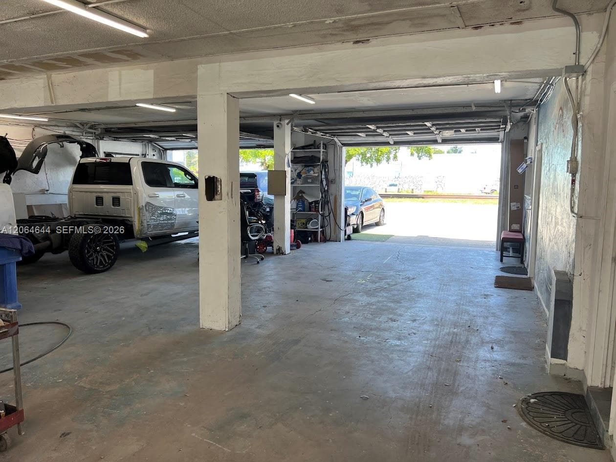 205 N Dixie Hwy, Hallandale Beach FL 33009 photo 2
