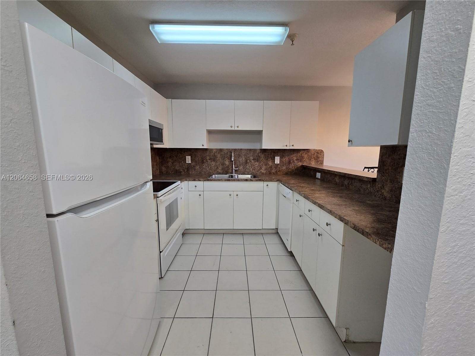 1627 NW 18th St # 403, Miami, FL 33125 photo 5