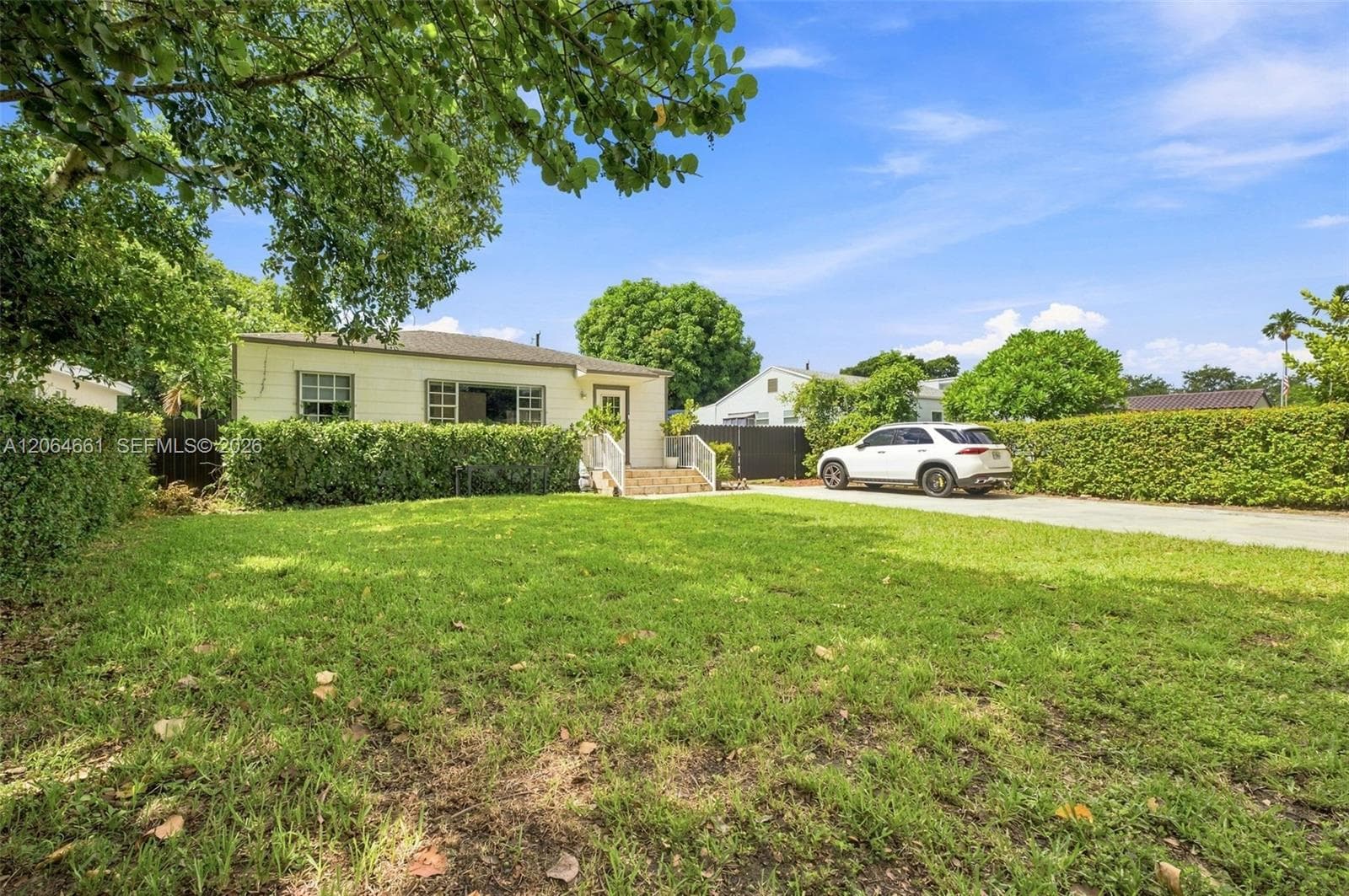 240 Carlisle Dr, Miami Springs FL 33166 photo 2