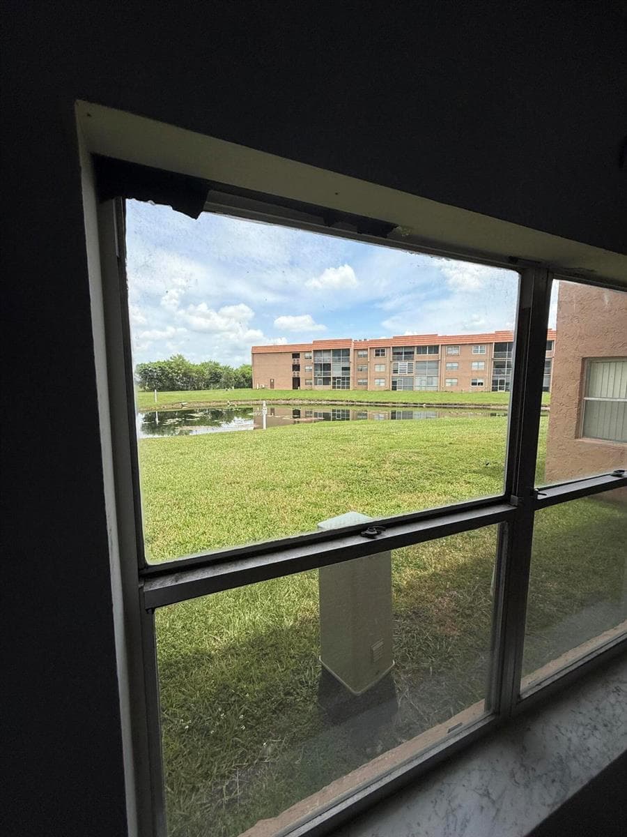 9881 SUNRISE LAKES Boulevard # 104, Sunrise FL 33322 photo 4