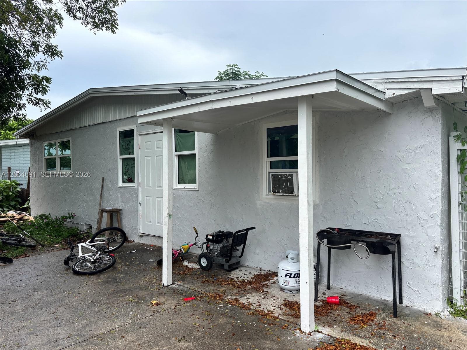 5442 Fourth Ave, Fort Myers FL 33907