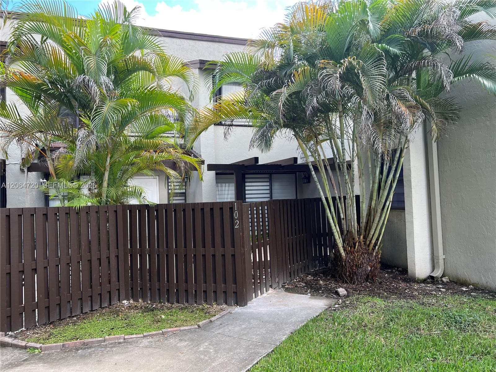 9990 NW 9th St Cir # 102, Miami FL 33172 photo 4