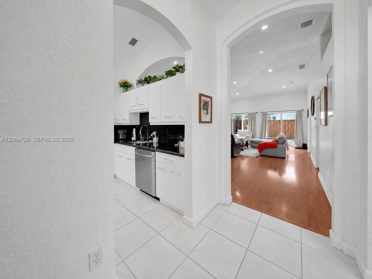 16220 SW 101st Ter, Miami FL 33196 photo 4