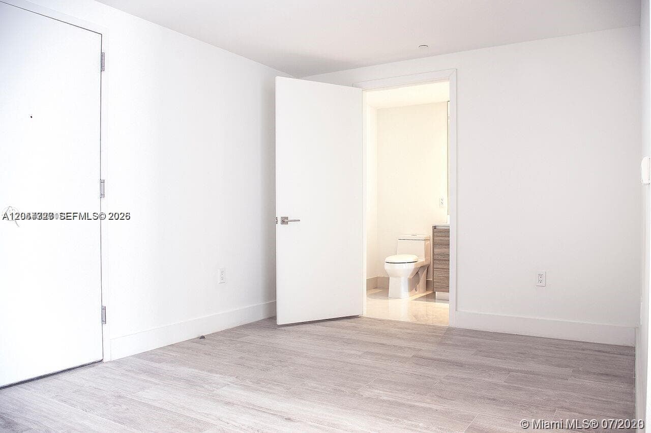 121 NE 34th St # 806, Miami FL 33137 photo 5