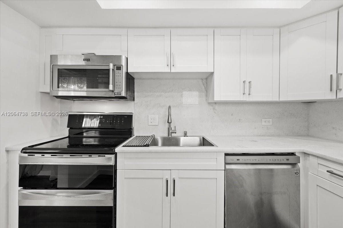 447 NE 195 th St # 414, Miami FL 33179 photo 4