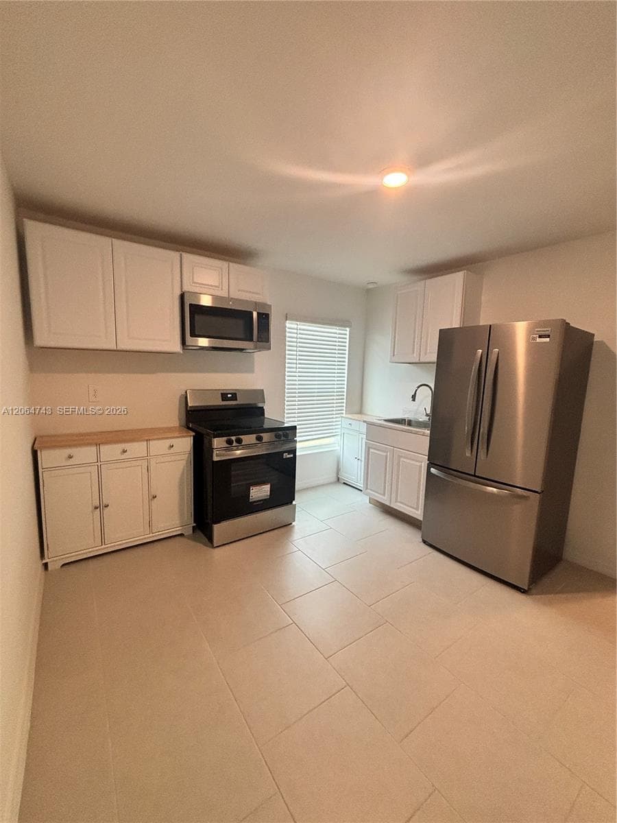 11605 Savanna Lakes Blvd, Lehigh Acres FL 33974 photo 2