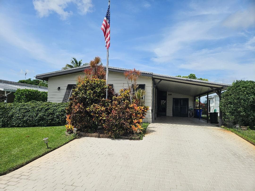 7680 SE Shenandoah Drive, Hobe Sound FL 33455