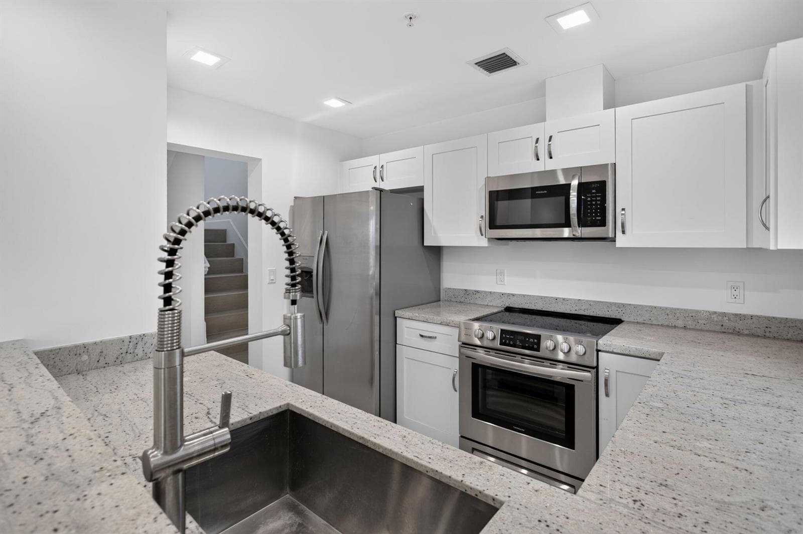 444 NW 41ST Street, Oakland Park FL 33309 photo 5