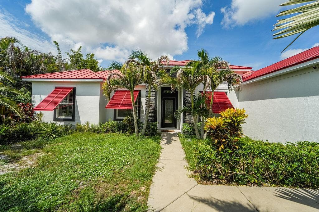 1812 SE FALLON Drive, Port St. Lucie FL 34983 photo 2