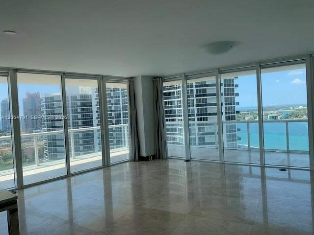 450 Alton Rd # 2207, Miami Beach, FL 33139