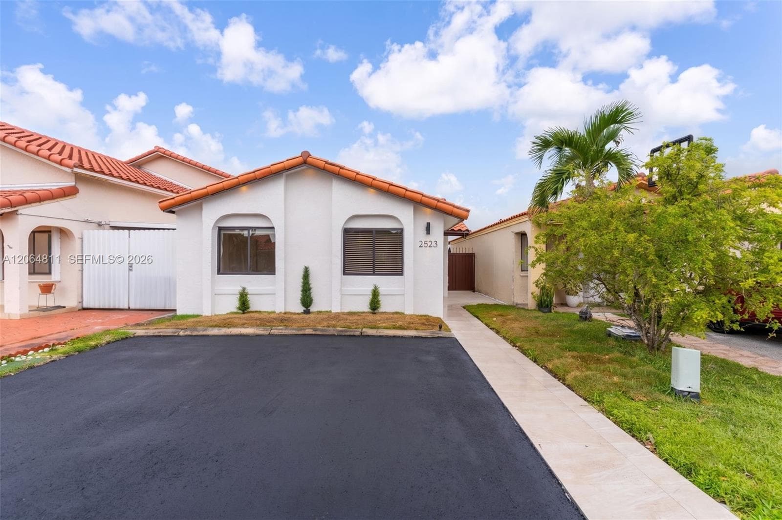 2523 W 65th St, Hialeah FL 33016 photo 3