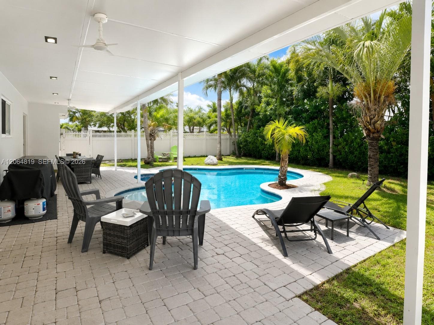1301 NE 42nd St, Oakland Park FL 33334 photo 4