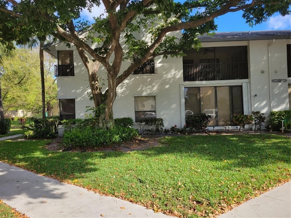 3559 COCOPLUM Circle, Coconut Creek FL 33063 photo 3