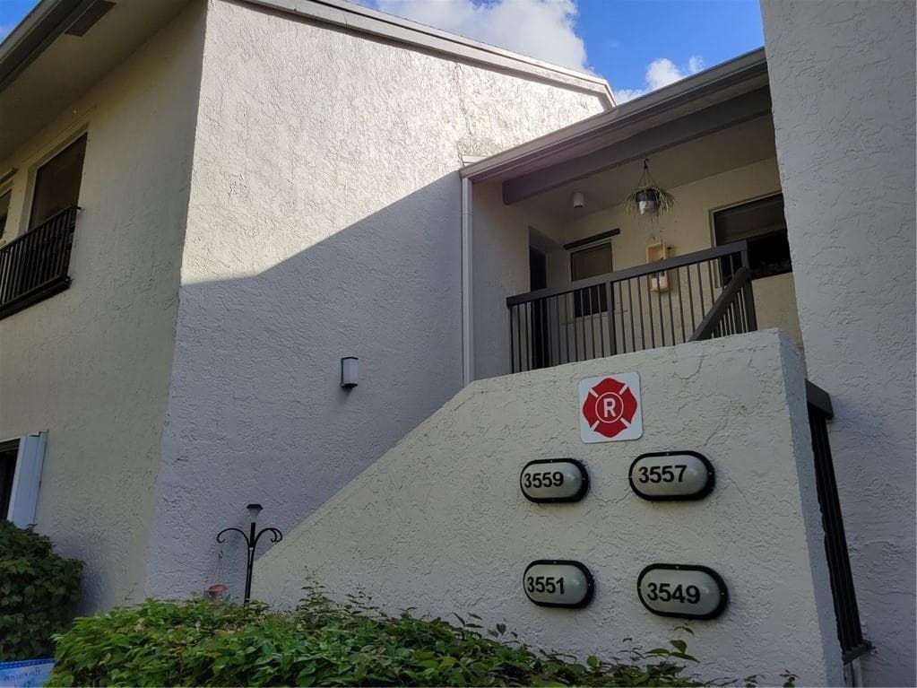 3559 COCOPLUM Circle, Coconut Creek FL 33063 photo 4